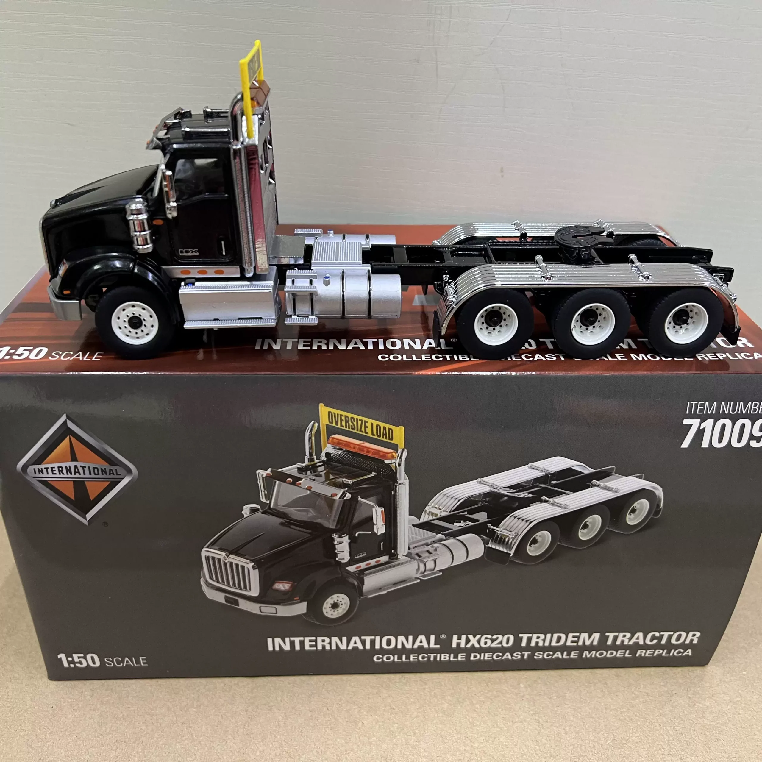 DM 1:50 INTERNATIONAL HX620 International Truck Tractor Triaxial American Edition Tow Truck Model 71009 - 图片 1