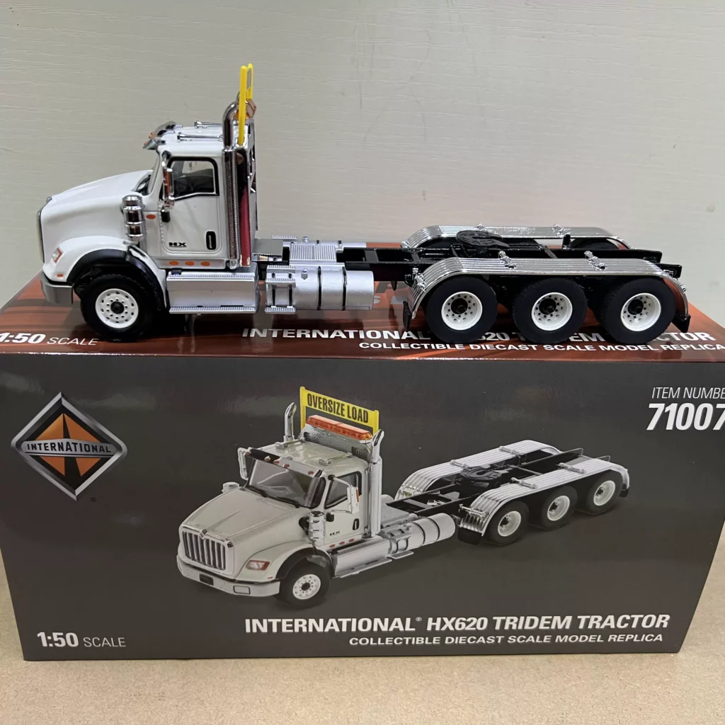 DM 1:50 INTERNATIONAL HX620 International Truck Tractor Triaxial American Edition Tow Truck Model 71007