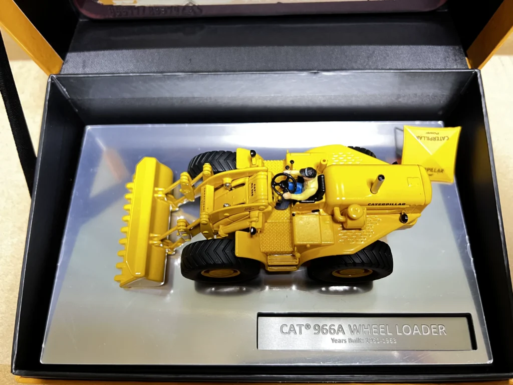 DM 1:50 CAT 966A Caterpillar Wheel Loader Alloy Forklift Construction Vehicle Model 85579