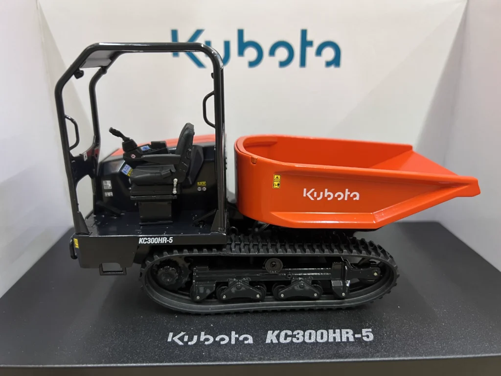 UH 1:24 KUBOTA KC300HR-5 Kubota Crawler Dump Truck Alloy Model 8155