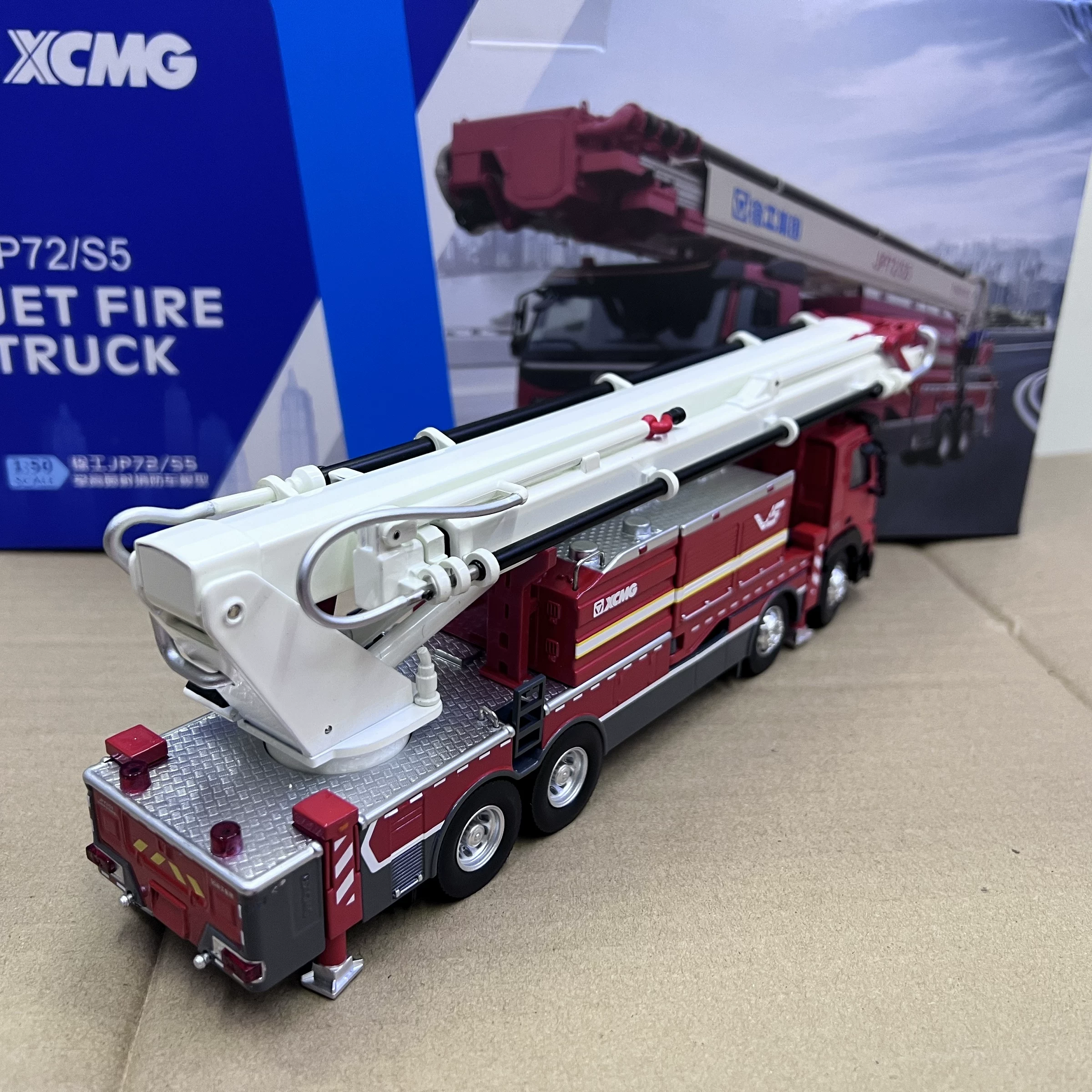 XCMG Original Factory 1:50Volvo JP72 XCMG High Jet Fire Rescue Vehicle Volvo Front Alloy Model - 图片 4