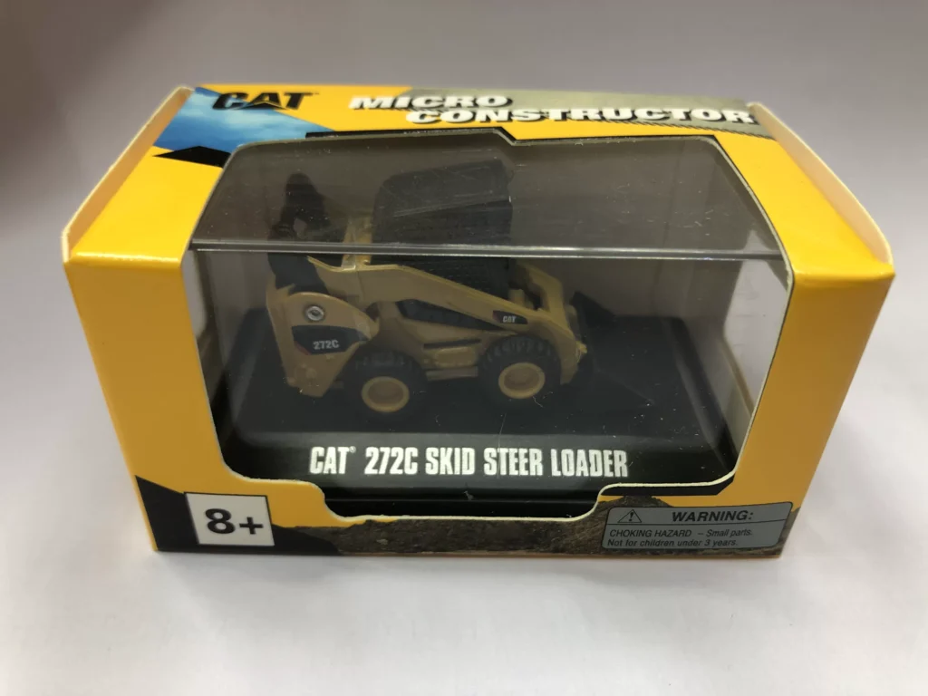 DM 1:100 CAT 272C Caterpillar Loader Forklift Alloy Engineering Vehicle Model 85974DB