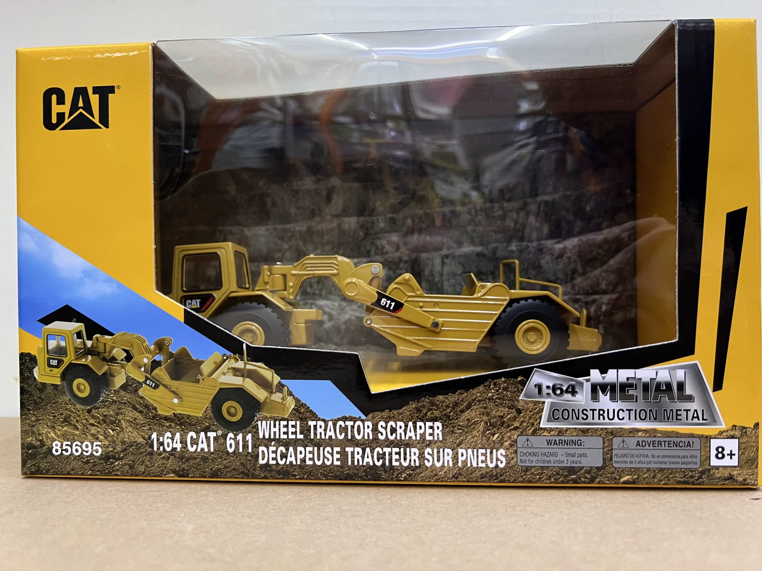 DM 1:64 CAT 611 Caterpillar Shovel Truck Transport Truck Alloy Tipper Dump Truck Model 85695 - 图片 3