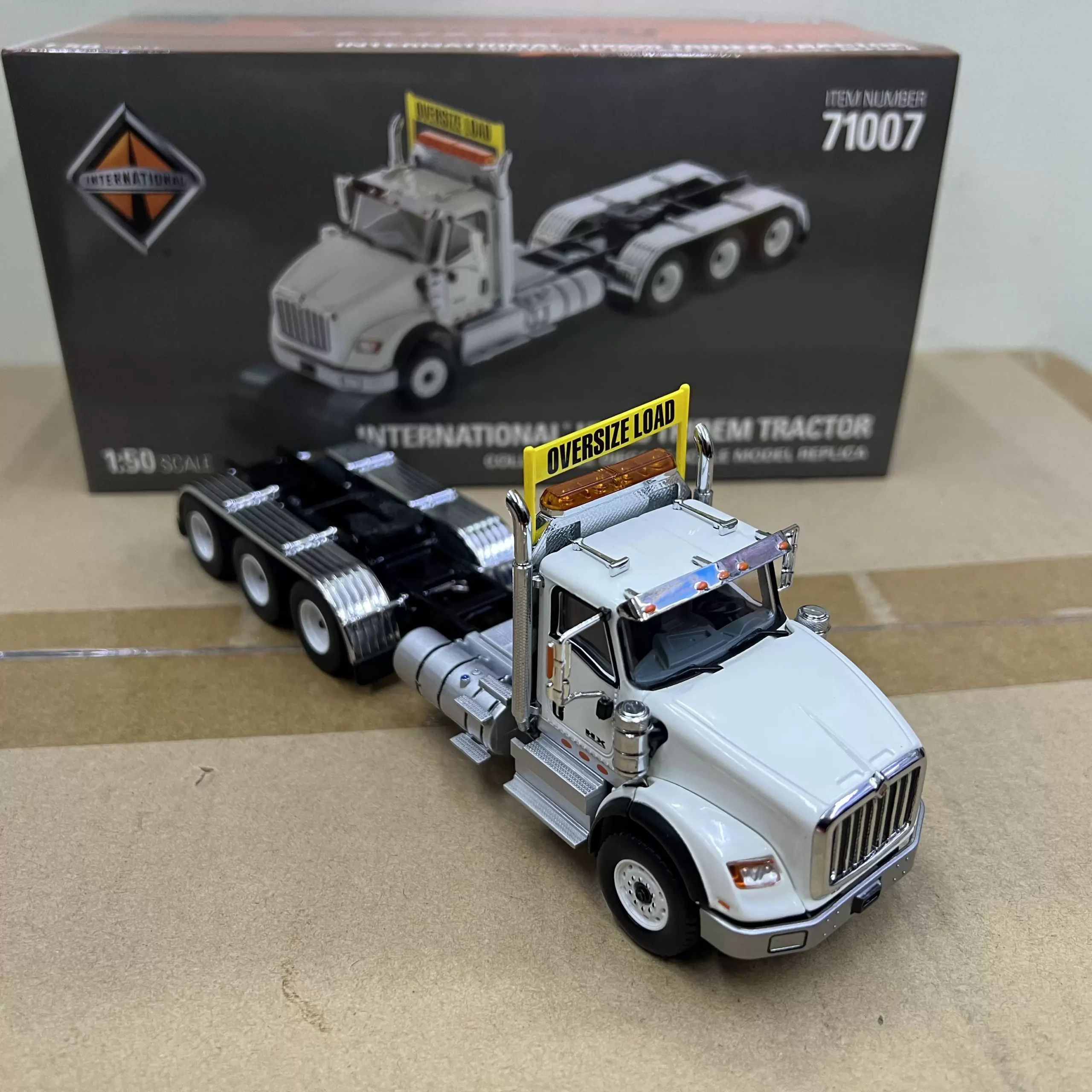 DM 1:50 INTERNATIONAL HX620 International Truck Tractor Triaxial American Edition Tow Truck Model 71007 - 图片 4
