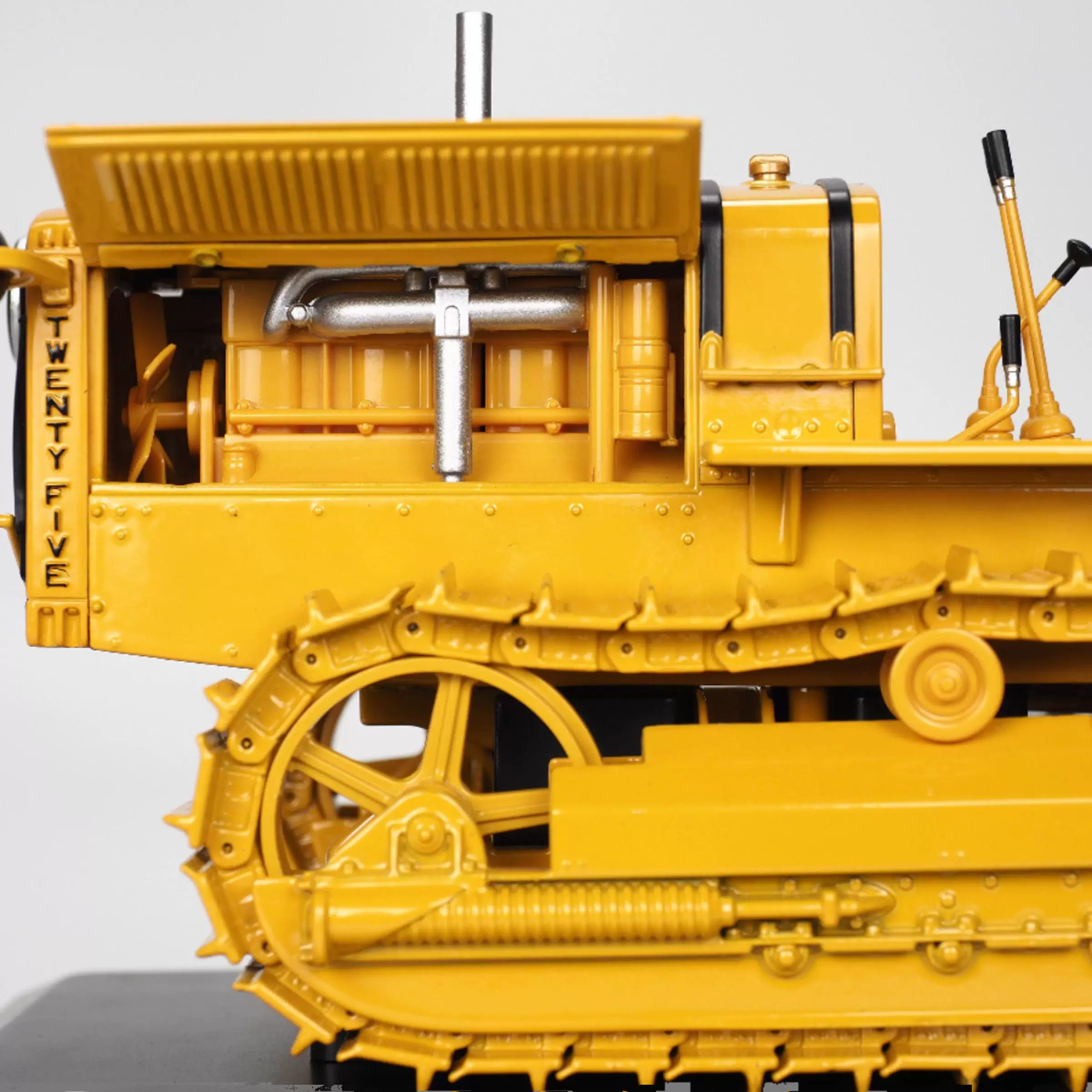 DM 1:16 CAT 25 Tractor Caterpillar Tractor Alloy Engineering Vehicle Model 85679 - 图片 4