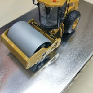 DM 1:50 CAT CS11 GC Caterpillar vibrating earth tamper roller alloy engineering vehicle model 85589 - 图片 1