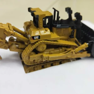 DM 1:125 Cat Caterpillar D11T Crawler bulldozer alloy construction truck forklift model 85538