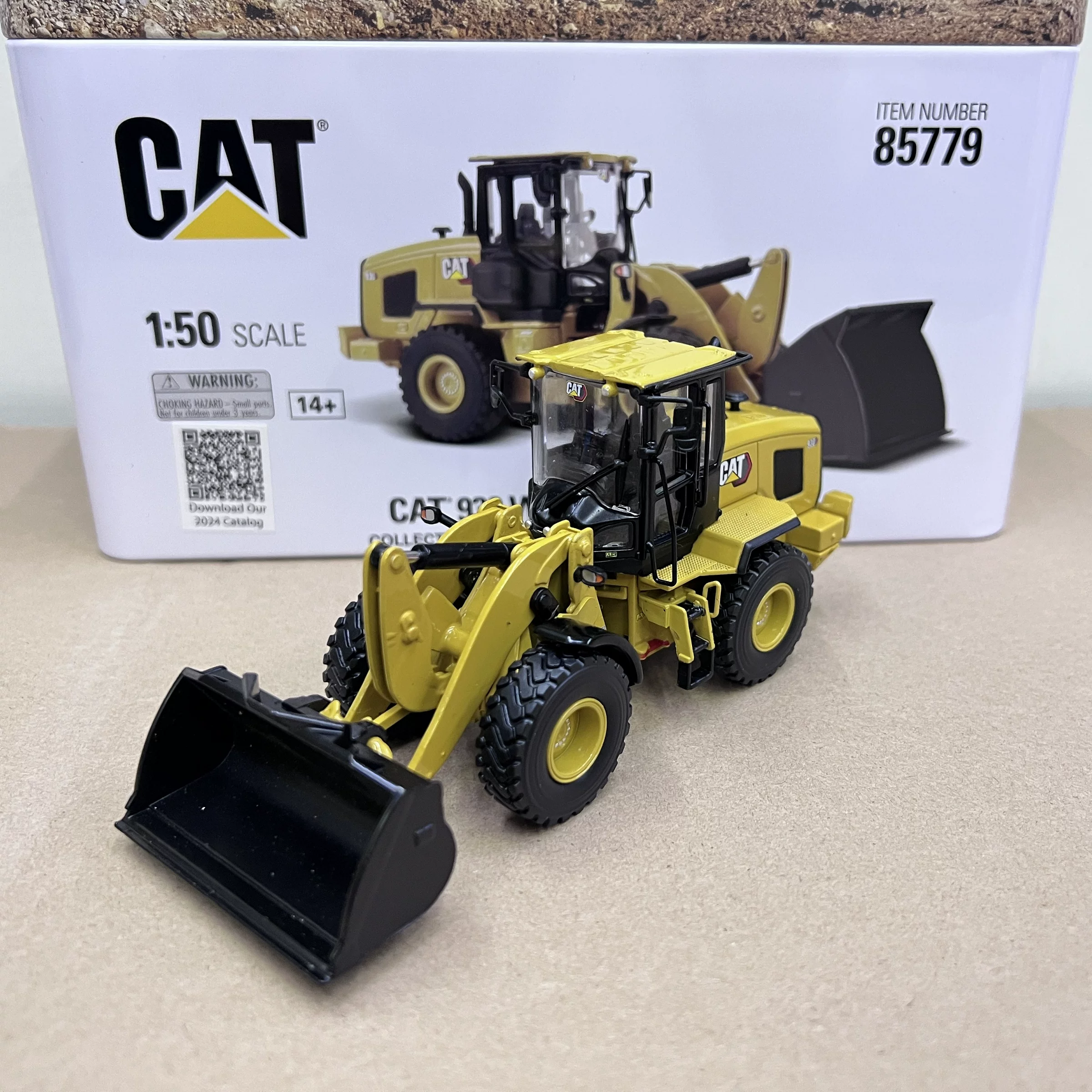 DM 1:50 CAT 930 Caterpillar Wheel Loader Alloy Construction Truck Forklift Model 85779 - 图片 2