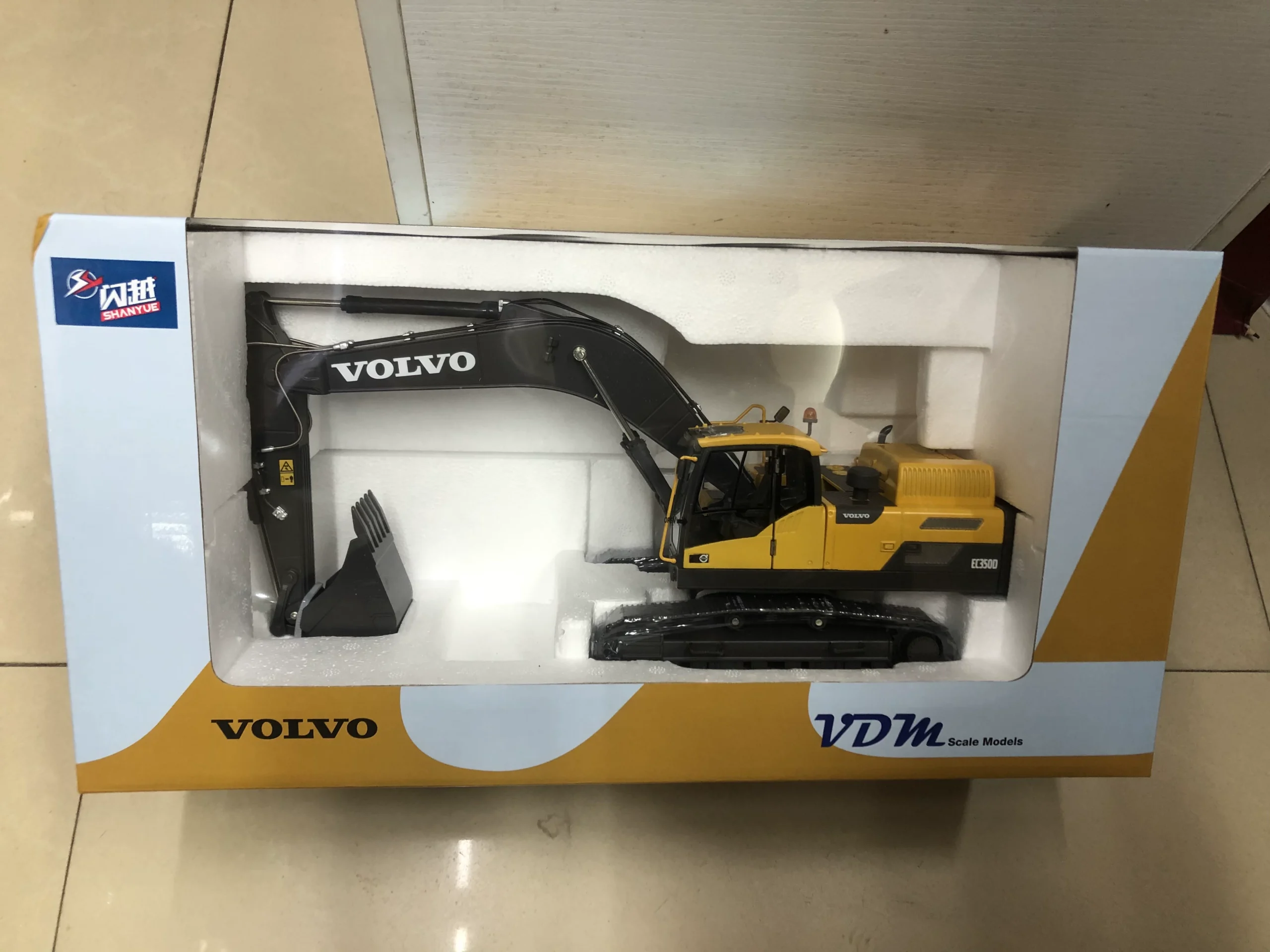 1:32 Volvo EC350D Volvo crawler excavator alloy engineering car excavator forklift model - 图片 4