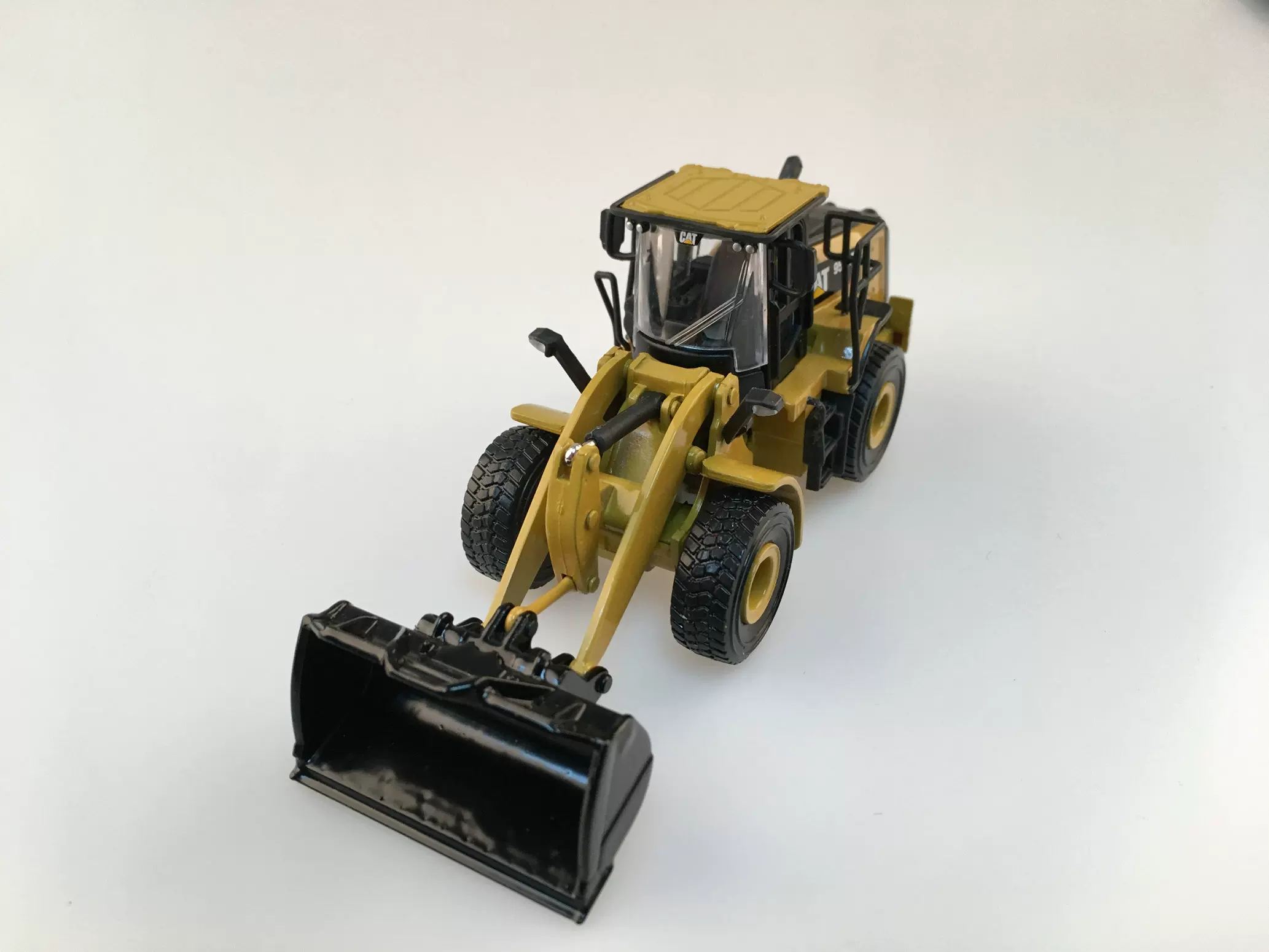 DM Caterpillar 1:64 CAT 950M Loader alloy engineering forklift bulldozer model 85692 - 图片 1
