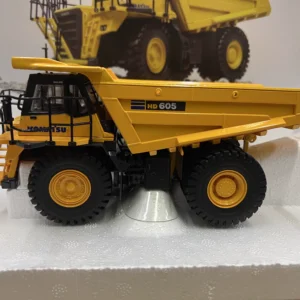UH 1:50 Komatsu HD605 Komatsu Mine Truck Dump Truck Alloy Engineering Vehicle Model 8009