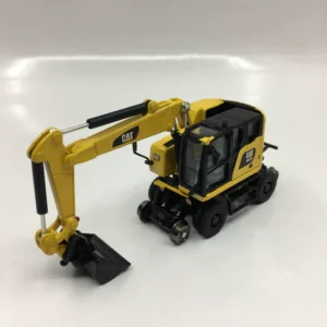 DM Caterpillar 1:87 CAT M323F Multifunctional Railway Wheel Excavator Model 85612