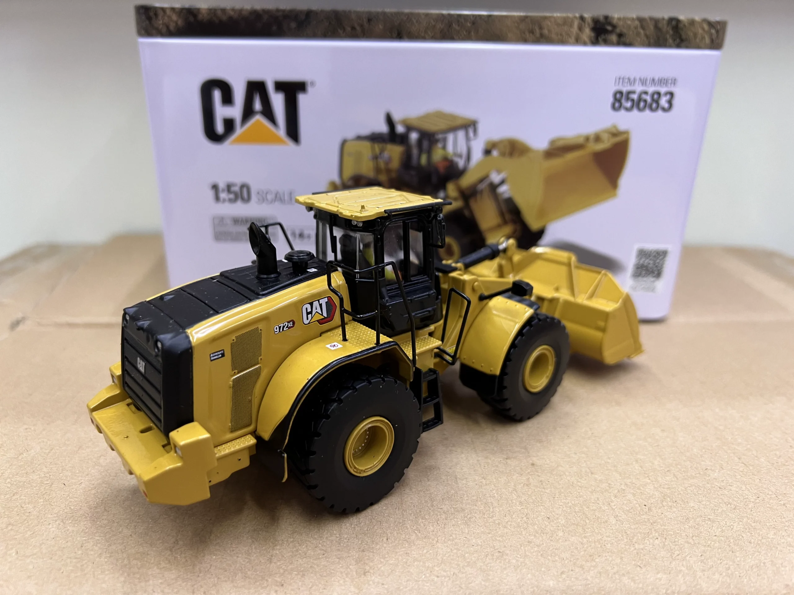 DM 1:50 CAT 972 XE Caterpillar Wheel Loader Alloy Construction Truck Forklift Model 85683 - 图片 4