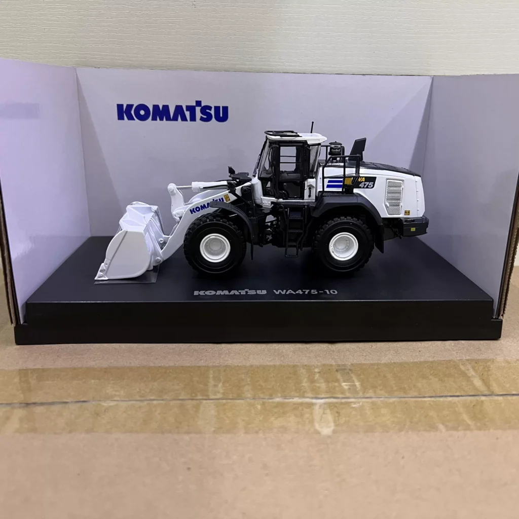 UH 1:50 Komatsu WA475-10 Small Pinewheel Loader Alloy Engineering Vehicle Model White 8182
