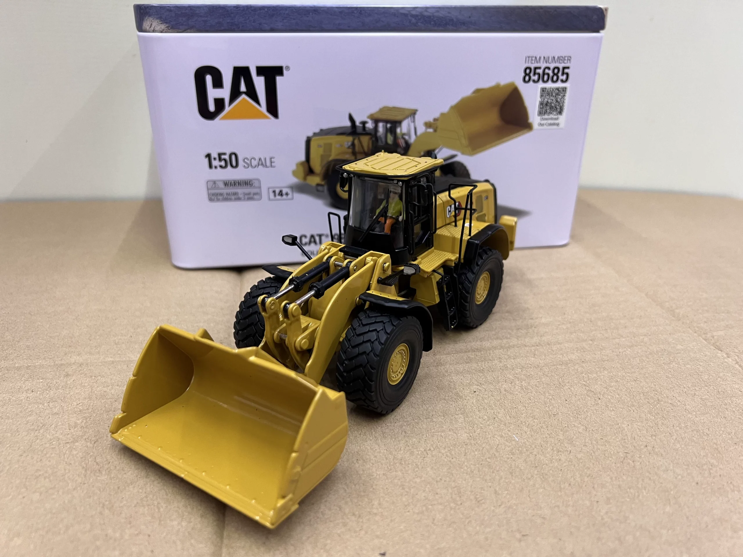 DM 1:50 CAT 982 XE Caterpillar Wheel Loader Alloy Construction Truck Forklift Model 85685 - 图片 3