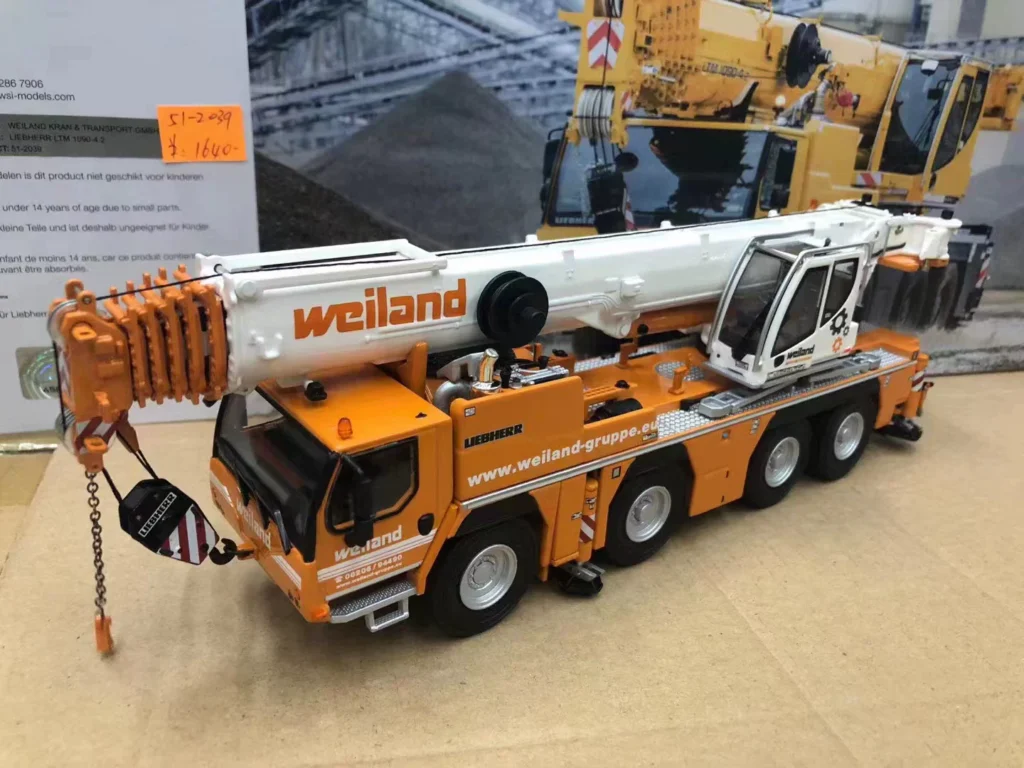 WSI 1:50 LIEBHERR LTM 1090-4.2 Liebherr crane model 51-2039