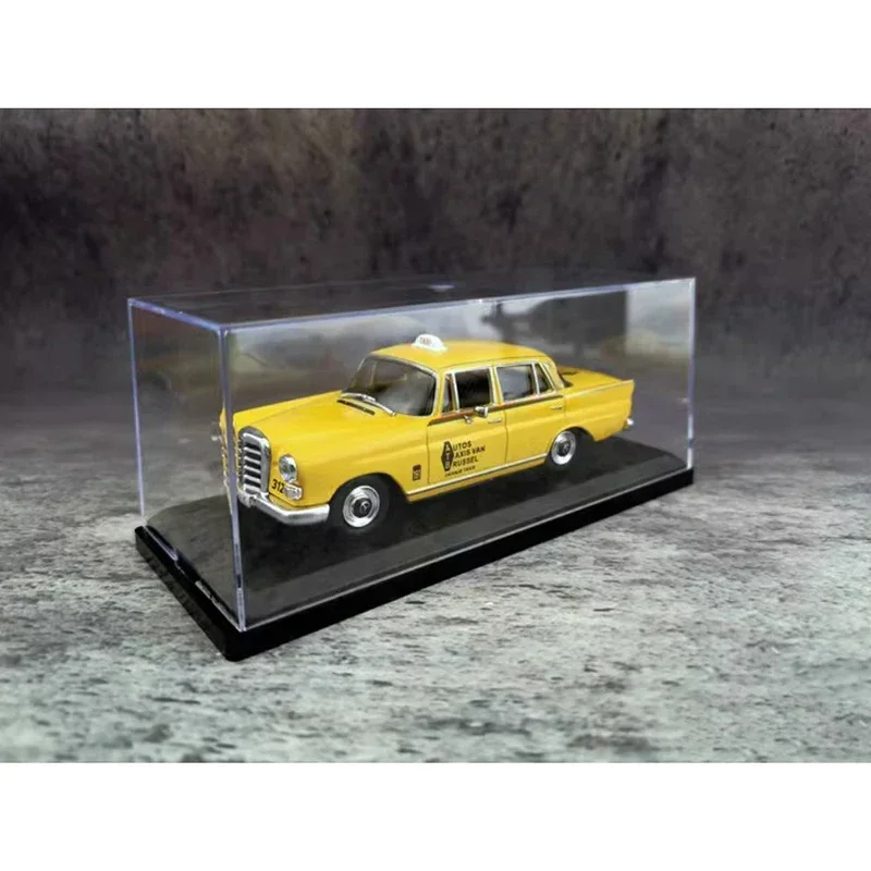 Diecast 1:43 200D TAXI Yellow Classic Alloy Car Model Finished Souvenirs Collection Gift Decoration Alloy Model
