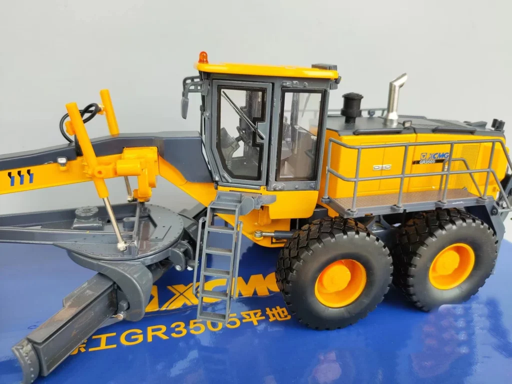 1:35 Scale XCMG GR3505 Motor Grader Engineer Machinery Model DieCast Toy gift Decoration