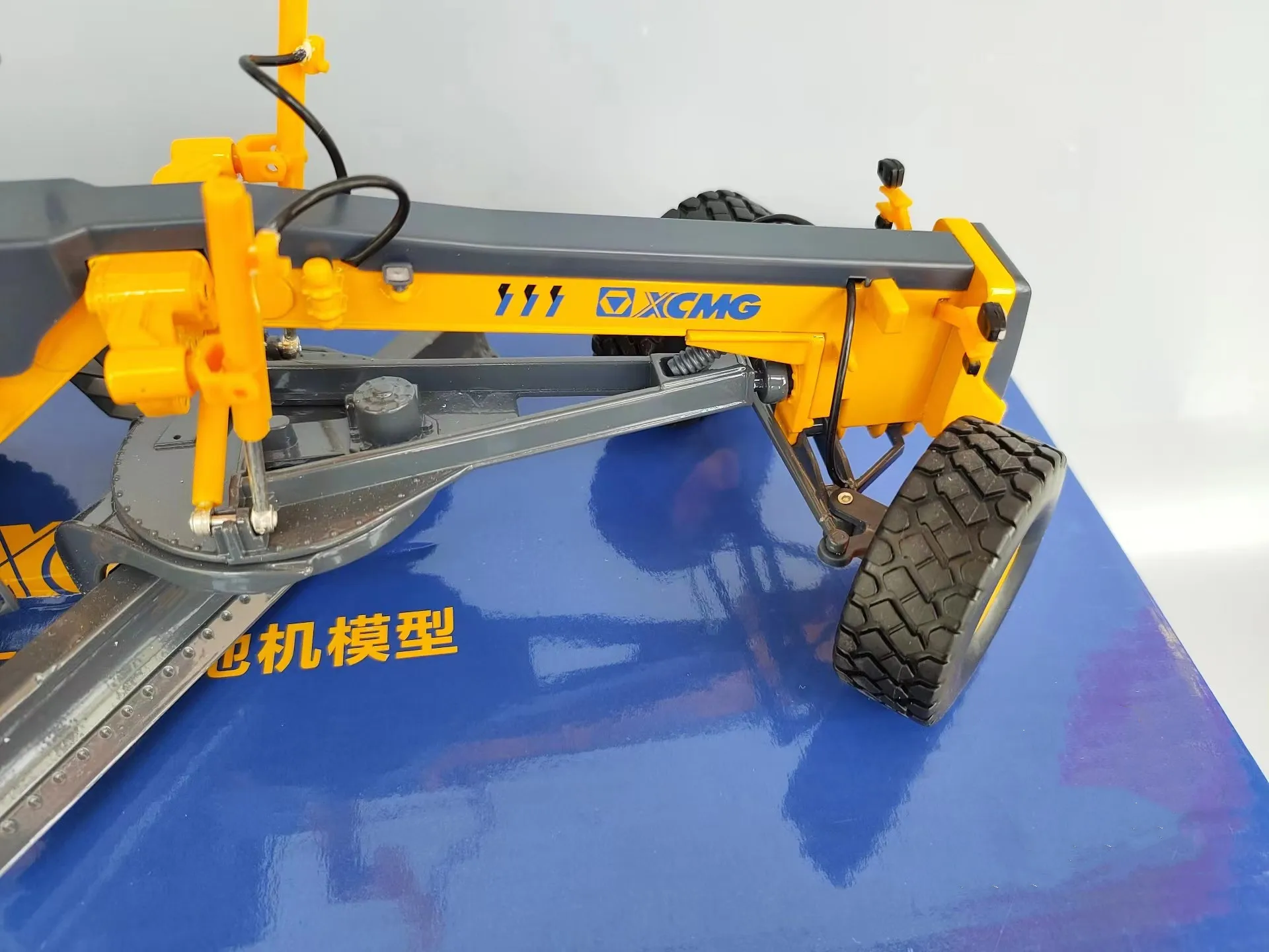 1:35 Scale XCMG GR3505 Motor Grader Engineer Machinery Model DieCast Toy gift Decoration - 图片 5