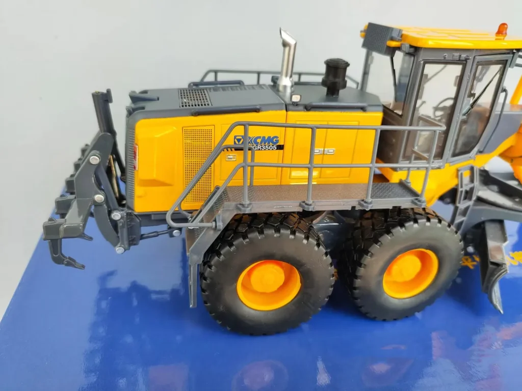 1:35 Scale XCMG GR3505 Motor Grader Engineer Machinery Model DieCast Toy gift Decoration
