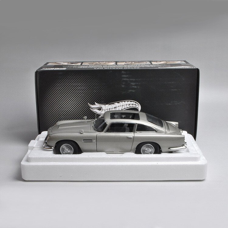 Hot Wheels 1:18 Model Collection Aston Martin DB5 007 GOLDFINGER JAMES BOND