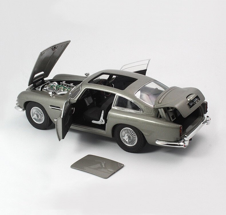 Hot Wheels 1:18 Model Collection Aston Martin DB5 007 GOLDFINGER JAMES BOND