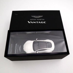1:43 Scale White ASTON MARTIN VANTAGE Diecast Alloy Car Model